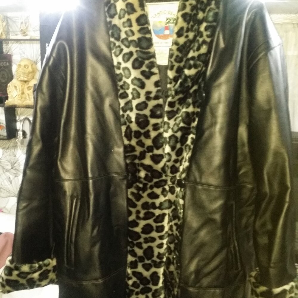ATLANTIC BEACH! LUXE VEGAN LEATHER, BLACK/GRAY LEOPARD FAUX FUR COAT!